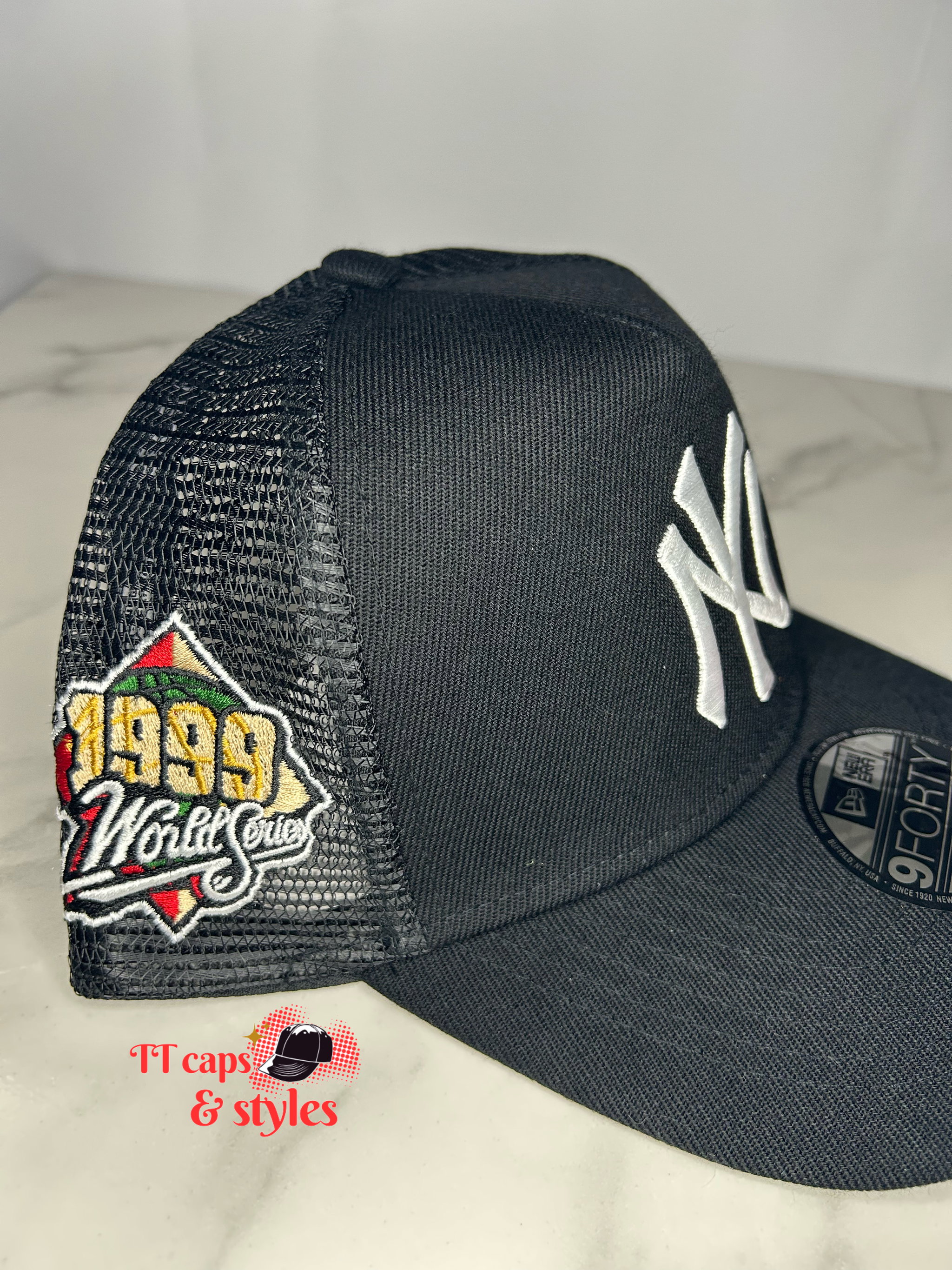 Black NY trucker World Series 1999 New era_1