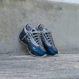 New Balance 1000 “Metallic Blue” 🔵✨