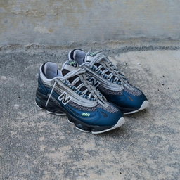 New Balance 1000 “Metallic Blue” 🔵✨