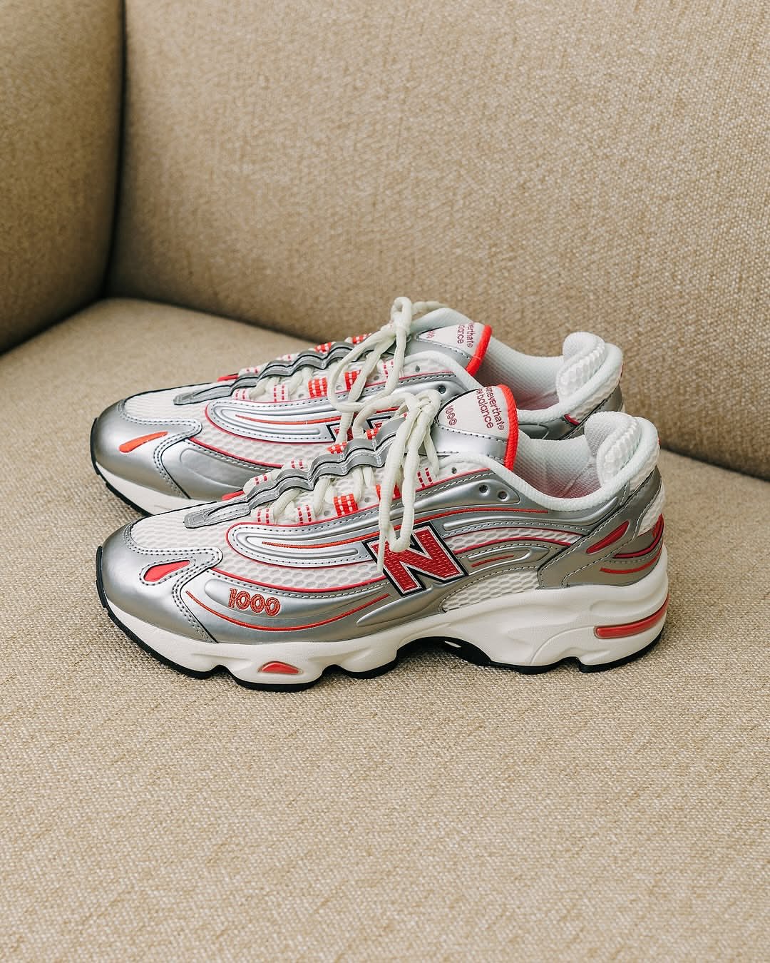 New Balance 1000 “Metallic Red”_3