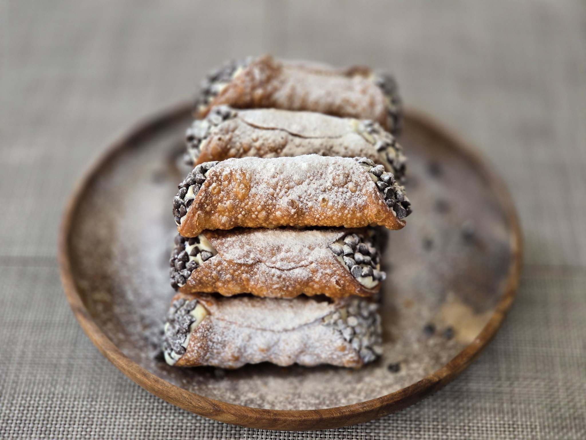 Cannolis w/Chocolate Chips - 1/2 Dozen_2