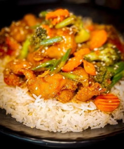 White Rice & Veggies with chicken chunks 
