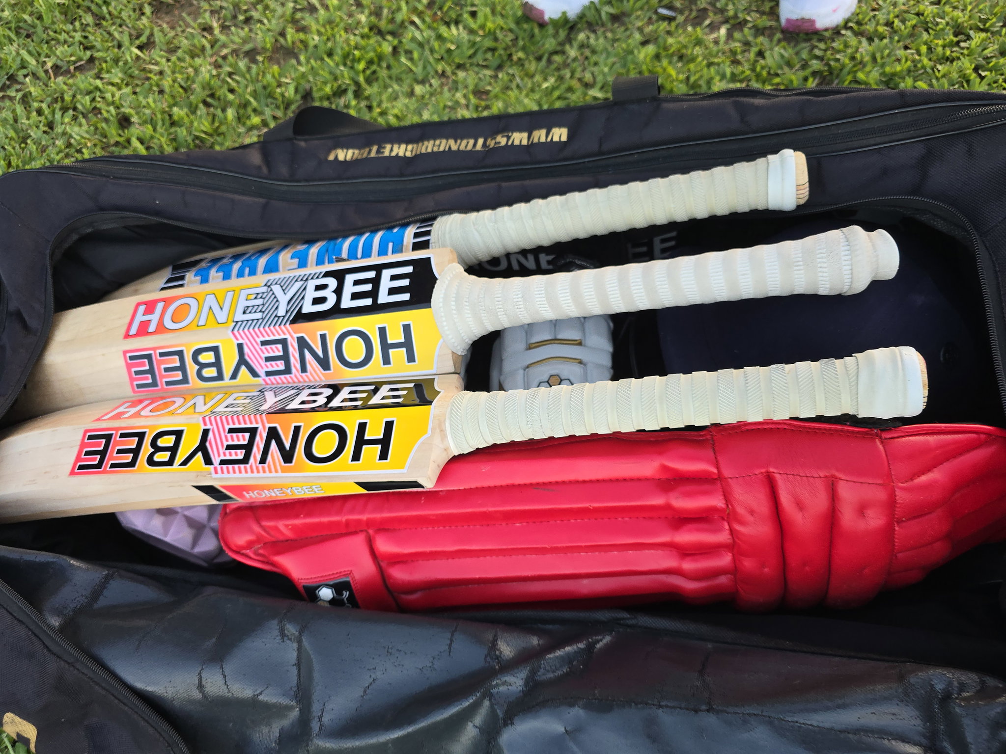 Adult Cricket Kit_1