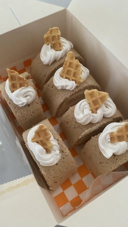 Teh Tarik Cake Rolls