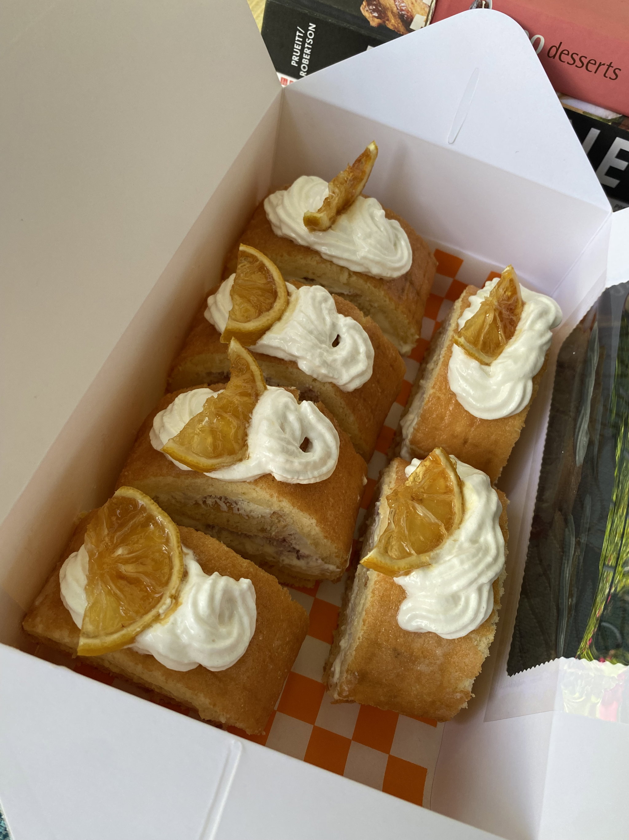 Lemon Raspberry with Coconut Cake Rolls_0