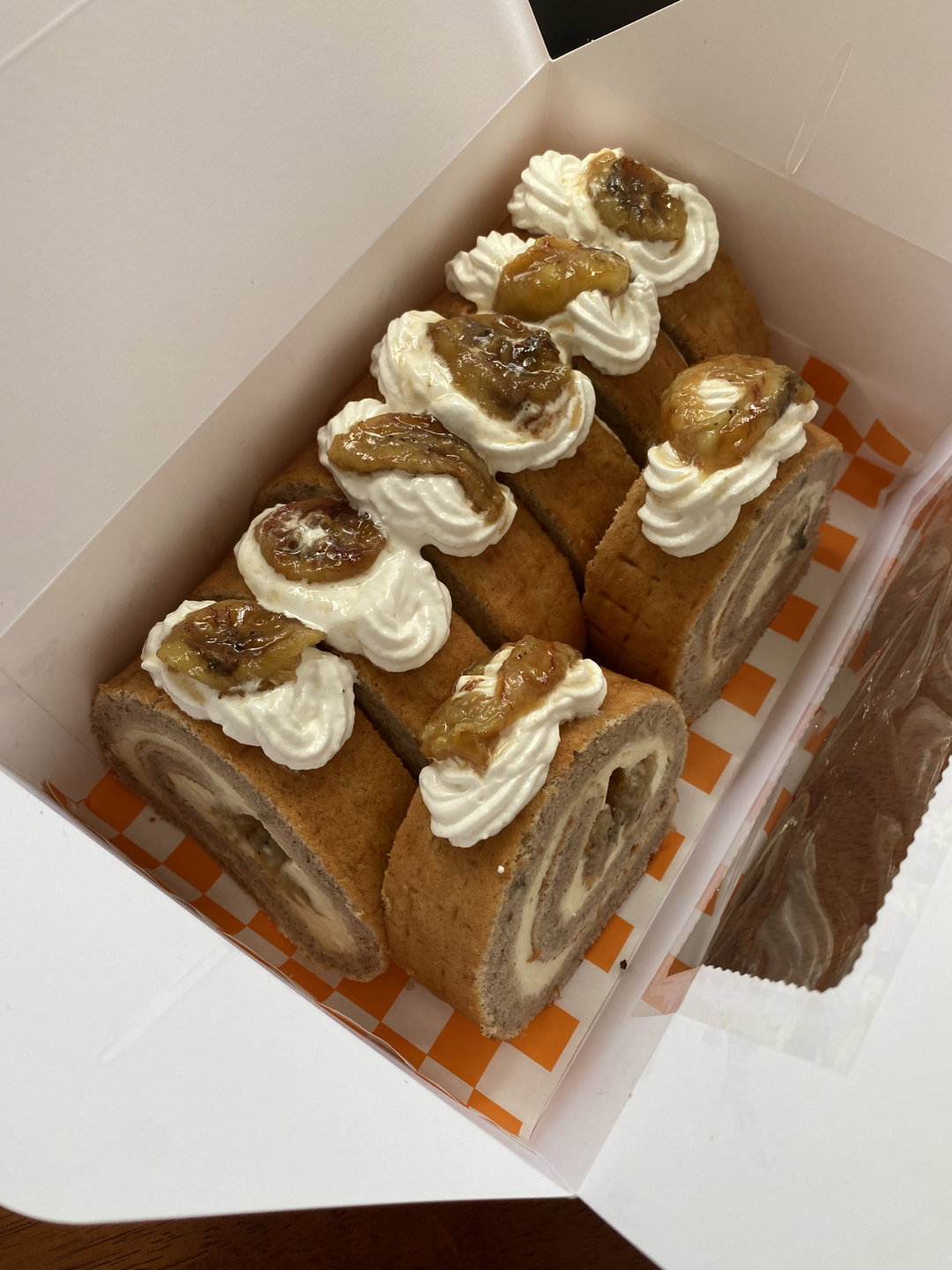 Banana Custard Cake Rolls