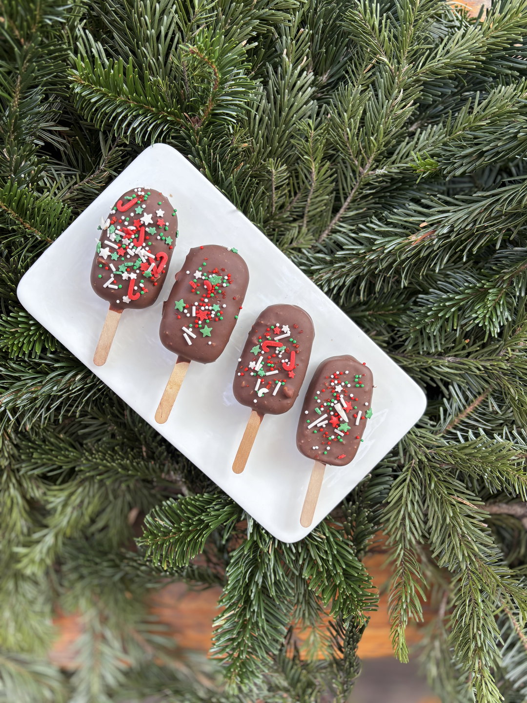 Holiday Chocolate Cakesicles (4 pcs)