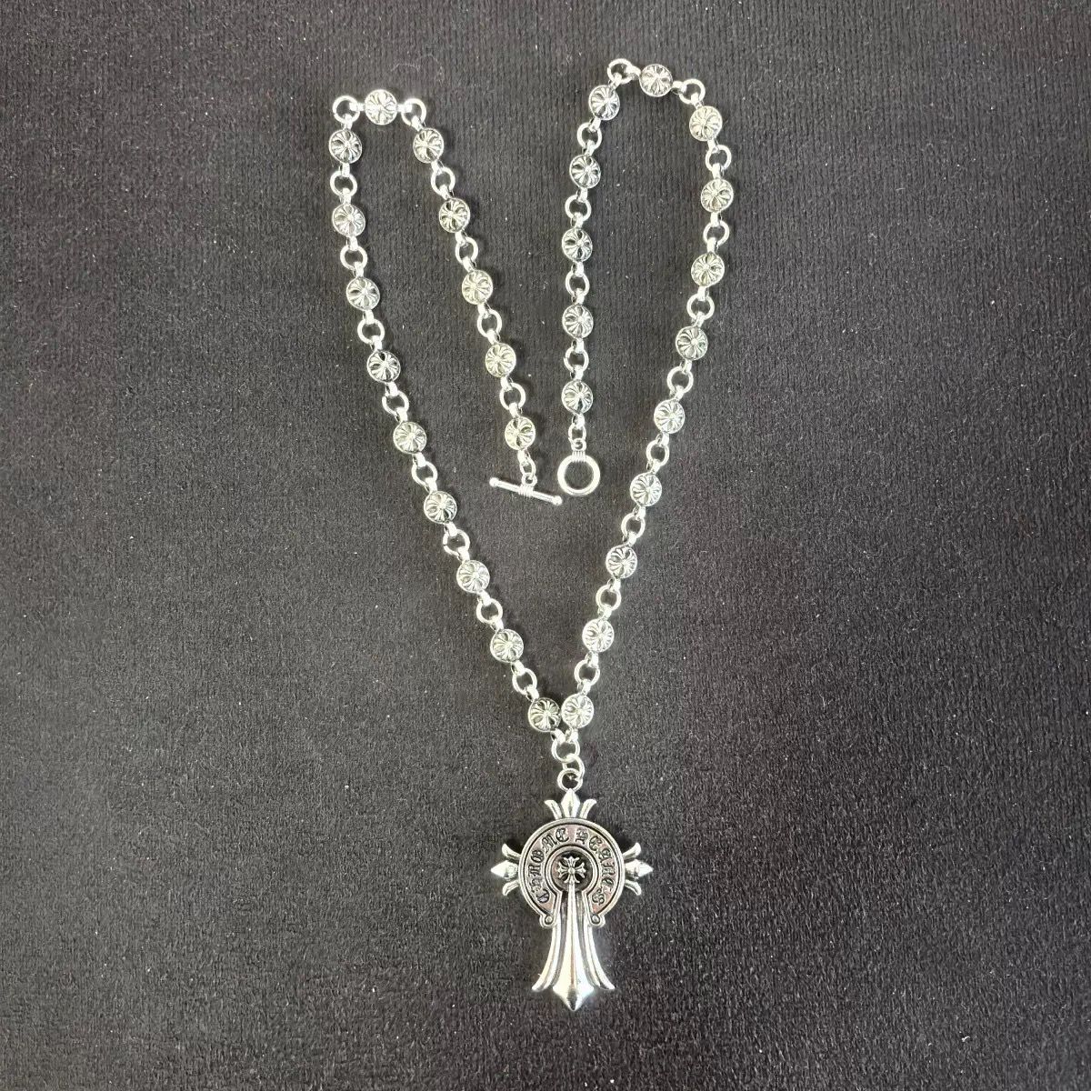 Collier Gothic Cross Pendant – Chrome_2