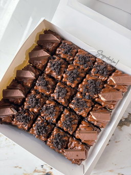 8” Fudgy Brownies