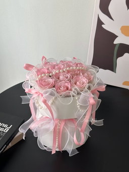 11 Stalk Ballet Style Soap Rose Round Bouquet 