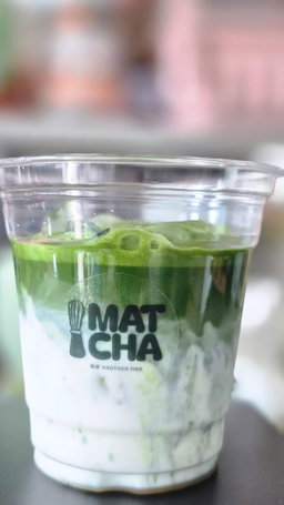 Ceremonial Iced Matcha Latte 