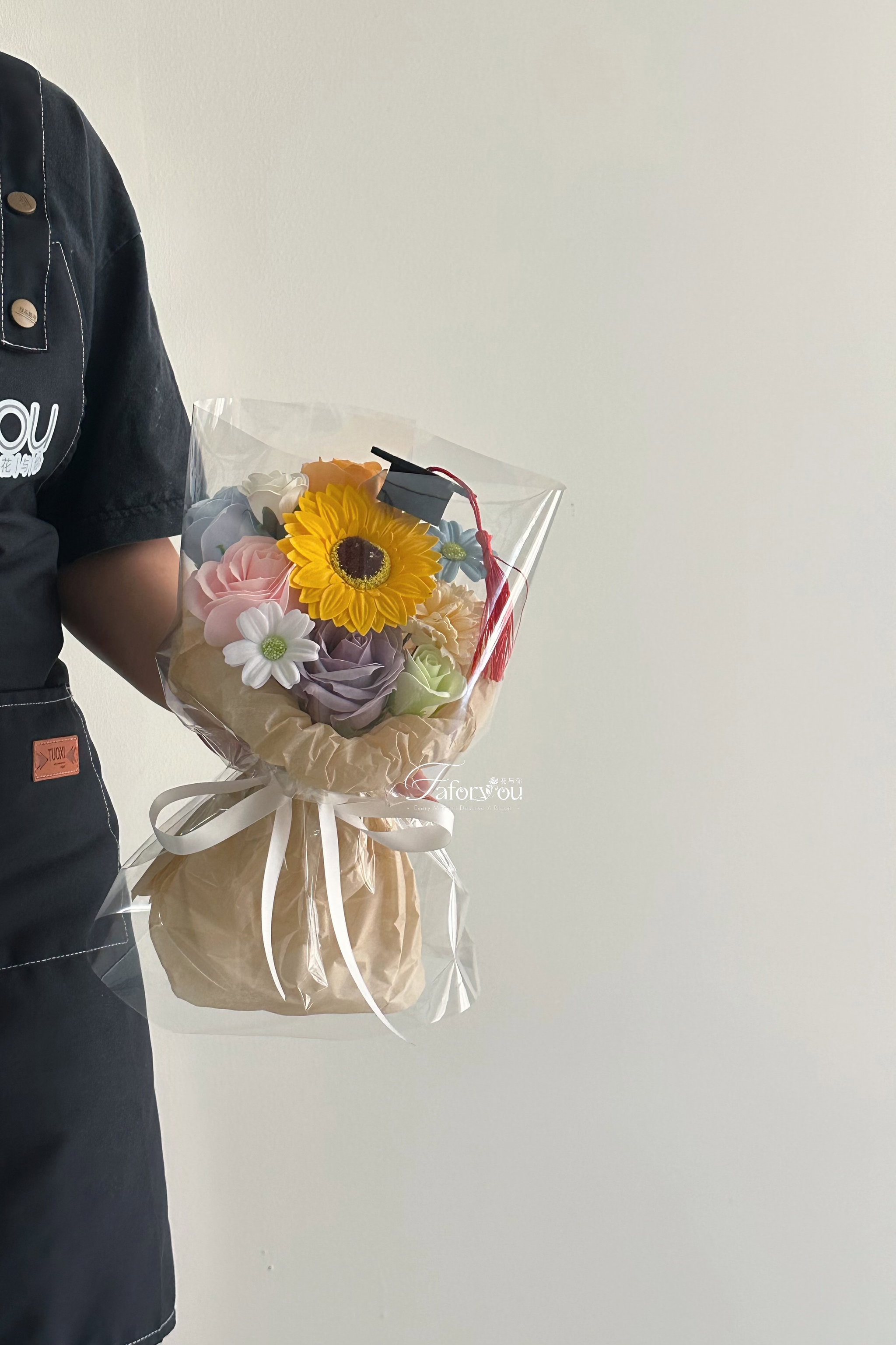 (G002) Graduation Sunflower Transparent Bouquet   _1