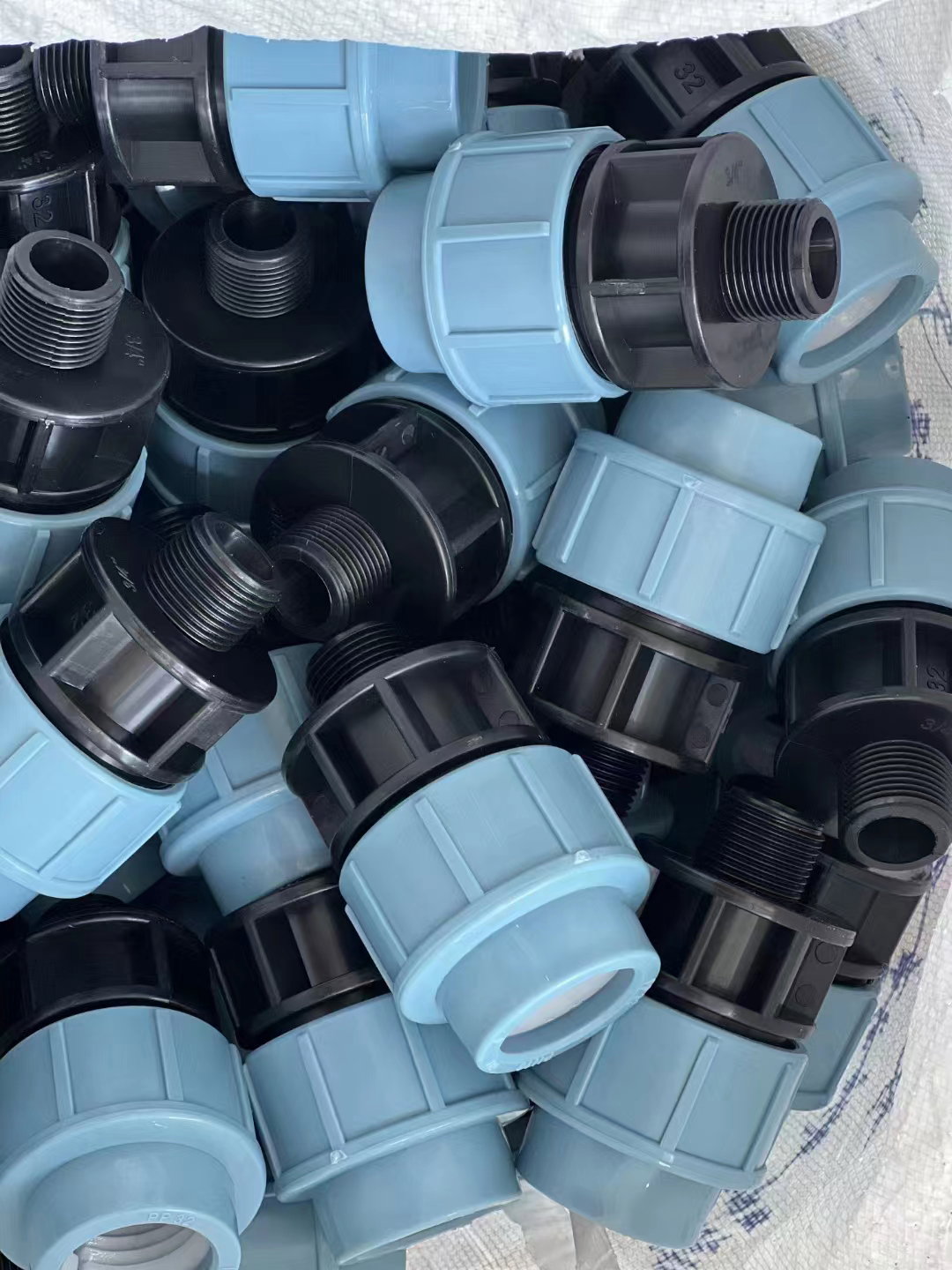 Male connectors_0