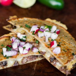 QUESADILLA CON BARBACOA
