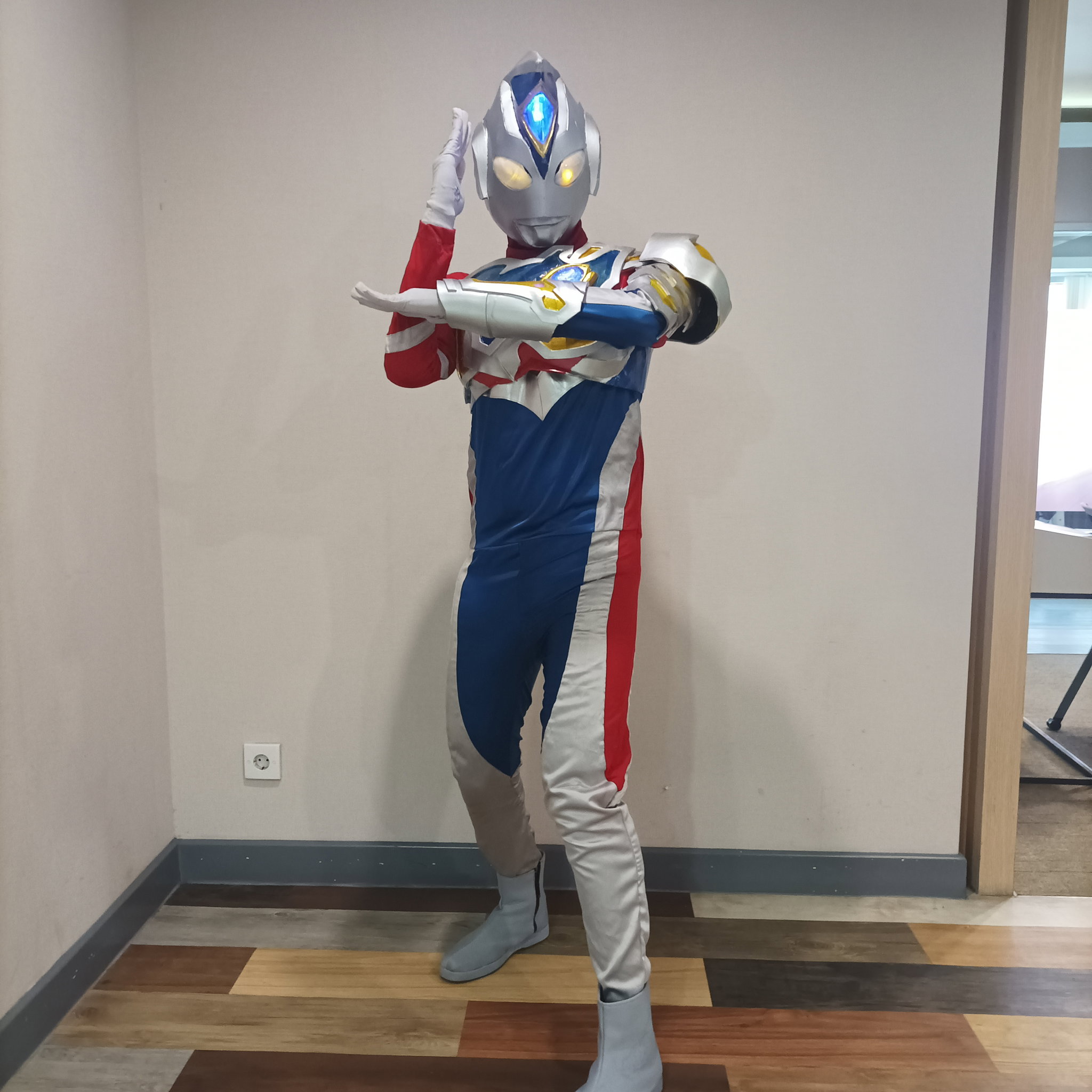 ULTRAMAN DECKER_2