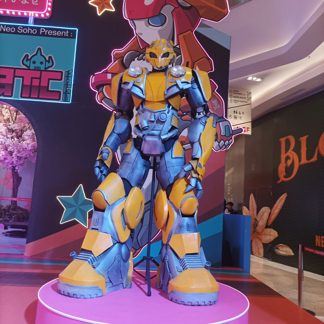 BUMBLE BEE