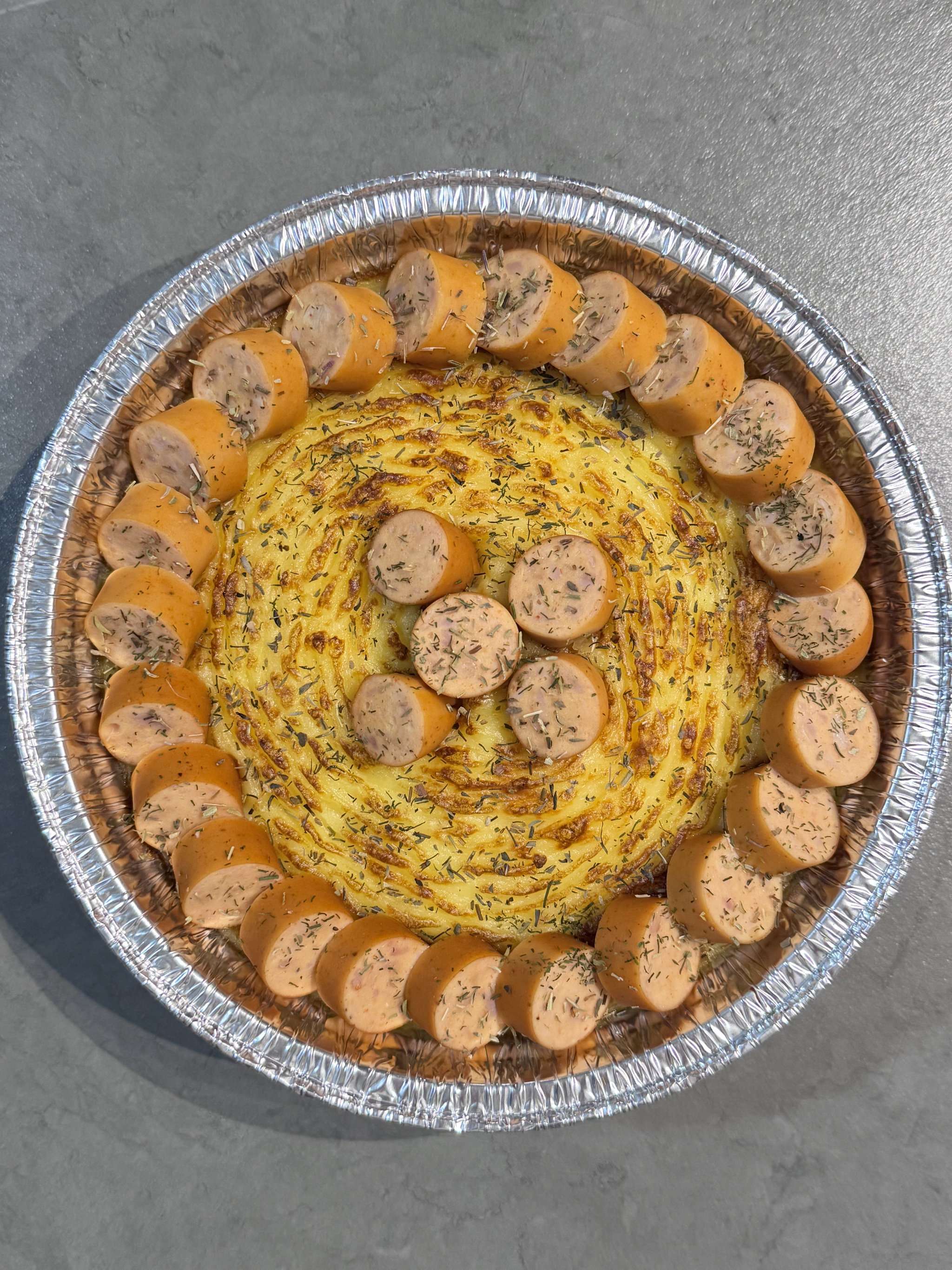 [Party Size] Cheesy Mash w Sausages_0