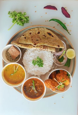 Indian Veg Thali with Spinach Wholegrain Roti + Rice