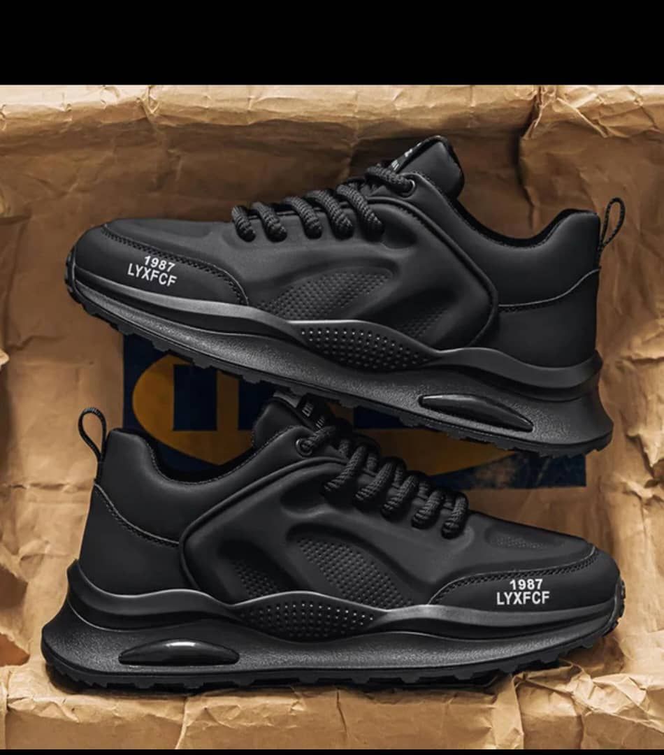 Paire de basket "Fashion" couleur noire_0
