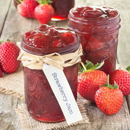 946 DAISO STRAWBERRY JAM -DSJ 