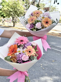 3 Gerberas 