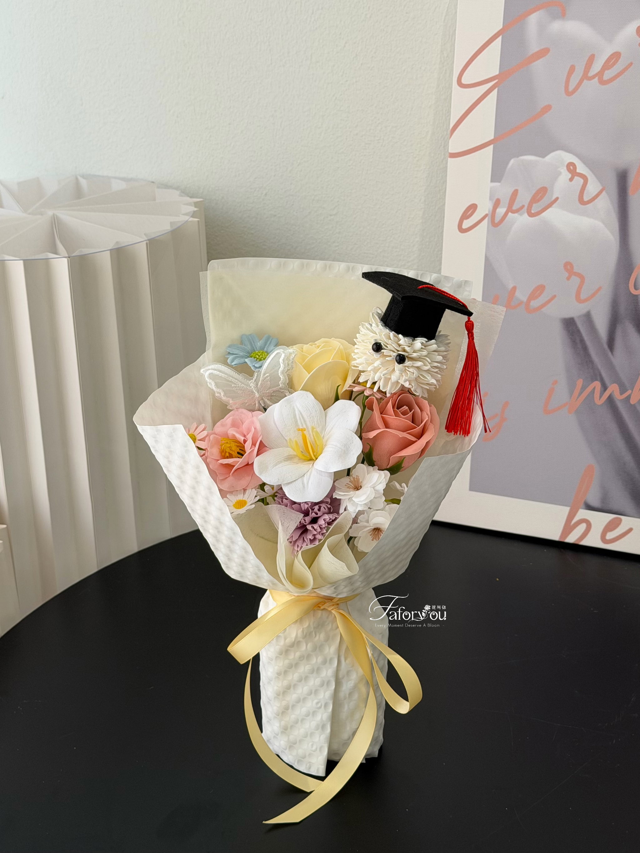 (GP025) Graduation Ping Pong Mixed Bouquet _0