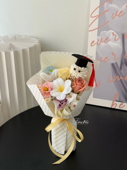 (GP025) Graduation Ping Pong Mixed Bouquet 