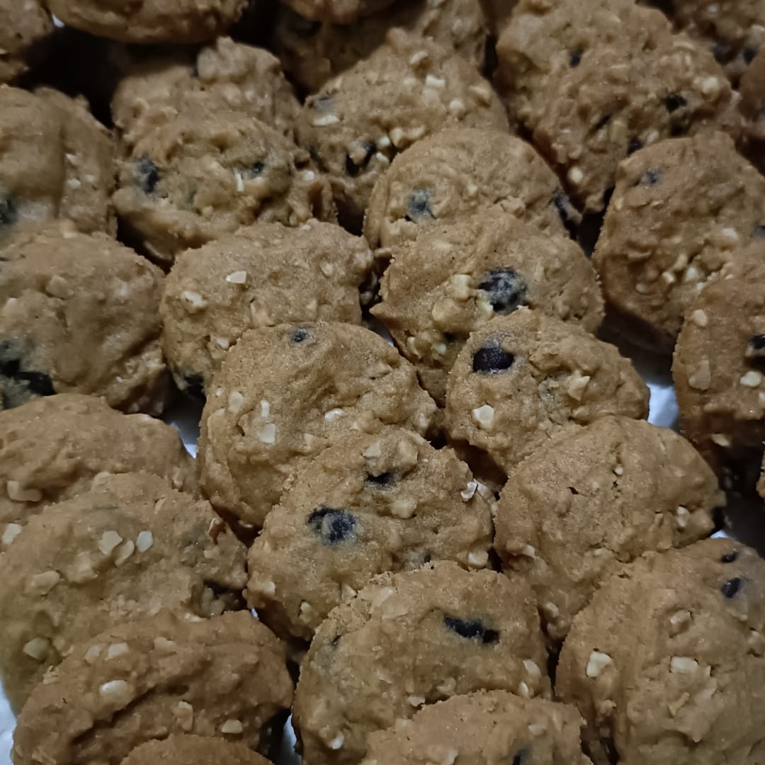 ALMOND CHOCOLATE CHIP COOKIES
