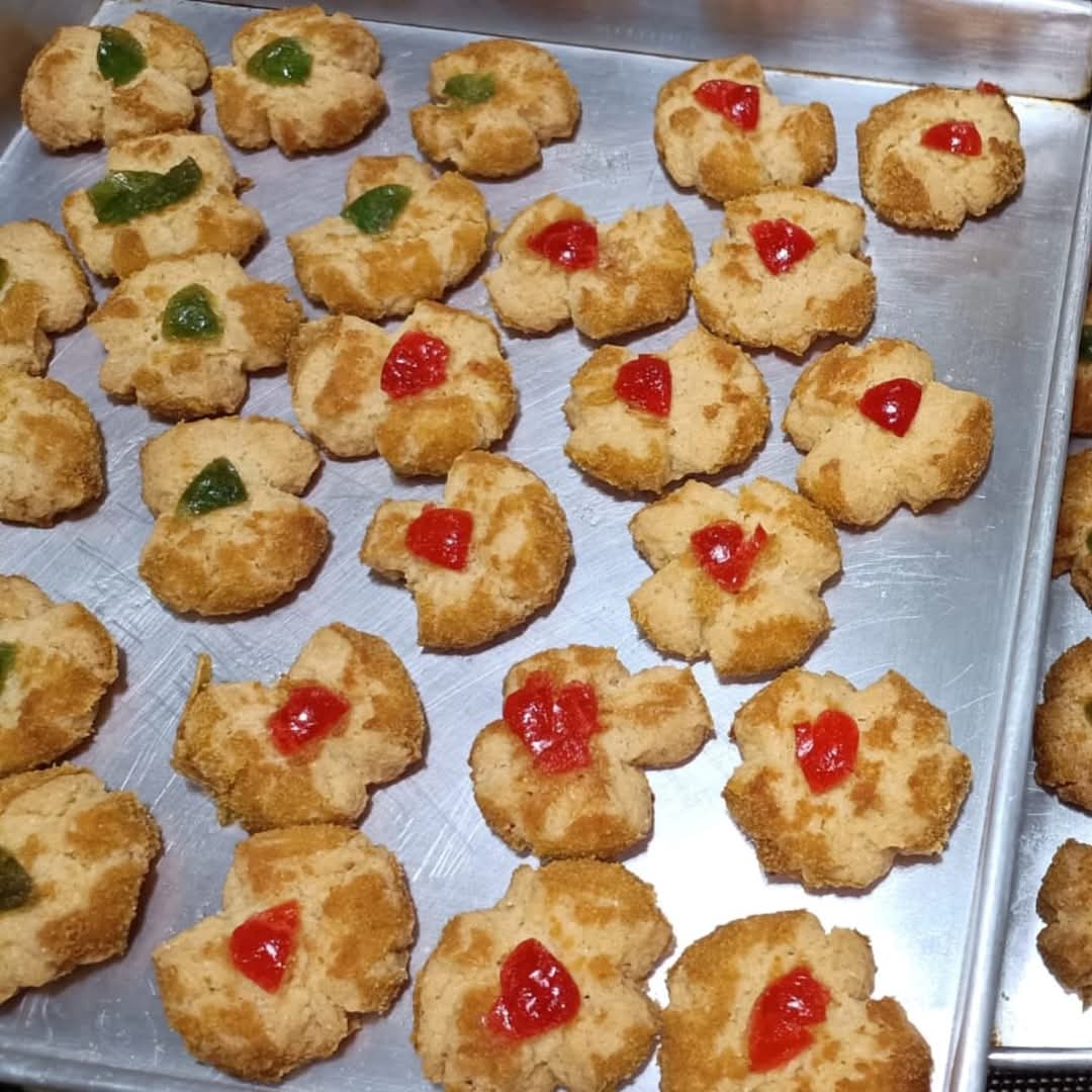 CHERRY CORNFLAKES COOKIES_0
