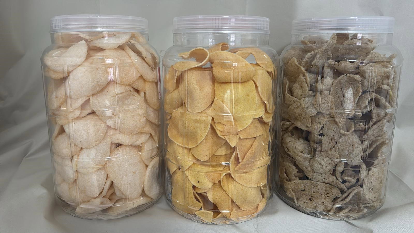 Freshly Fried Crackers!_4