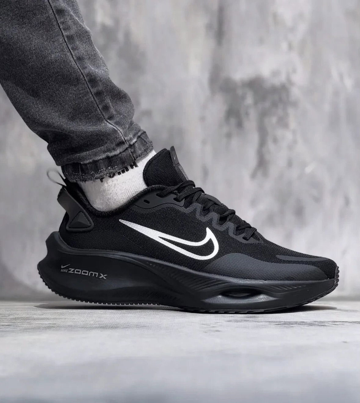 Nike ZoomX x Smiley “Black/White Tick”_2