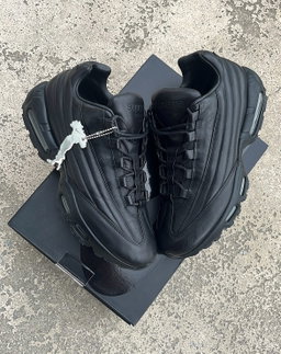 Nike x Supreme Air Max 95 Lux “Triple Black”