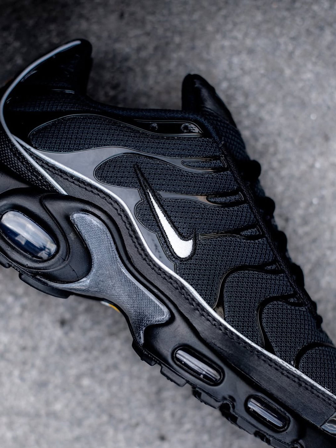 Nike Air Max Plus TN “Black Reflective”_1