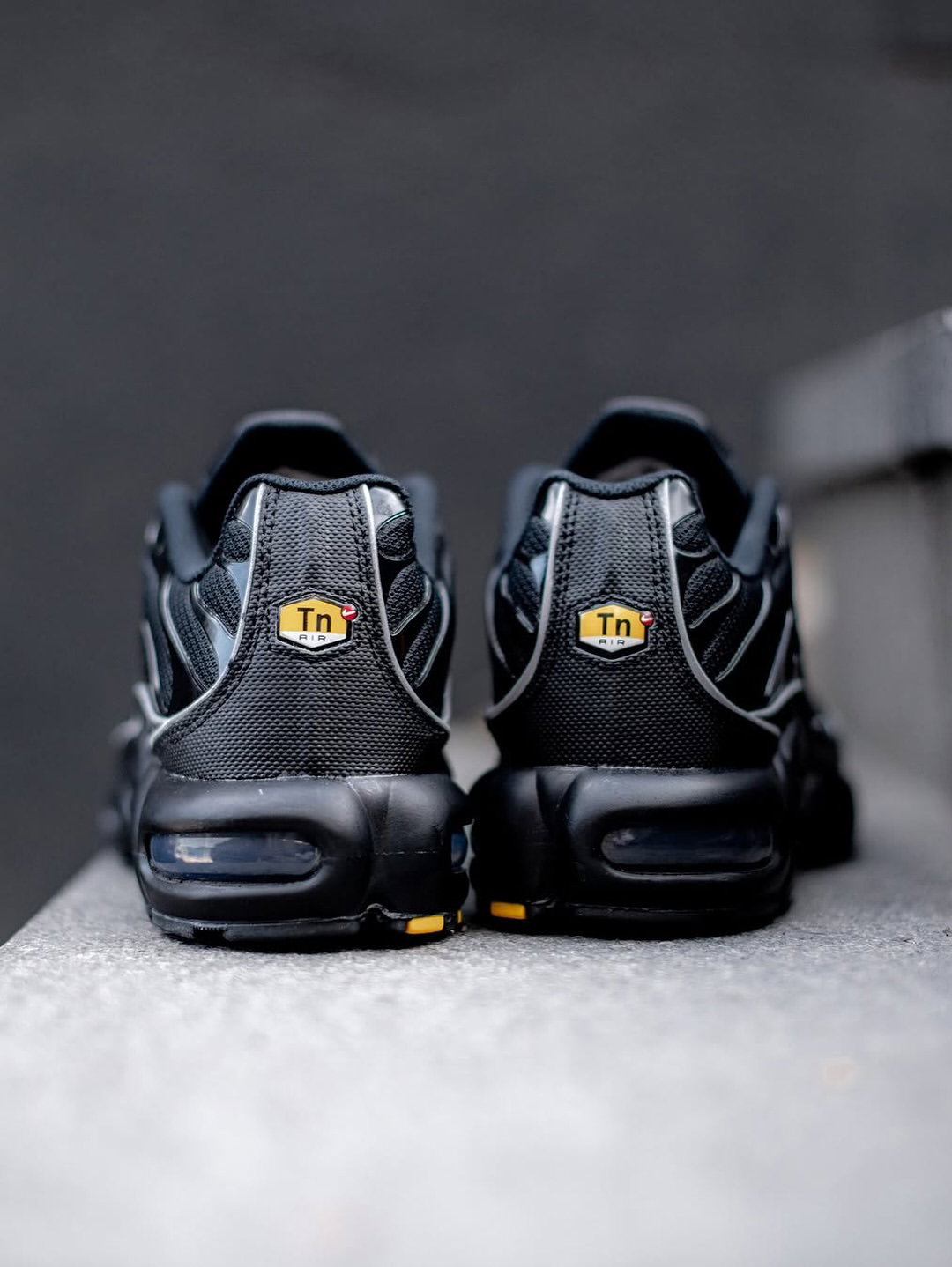 Nike Air Max Plus TN “Black Reflective”_3