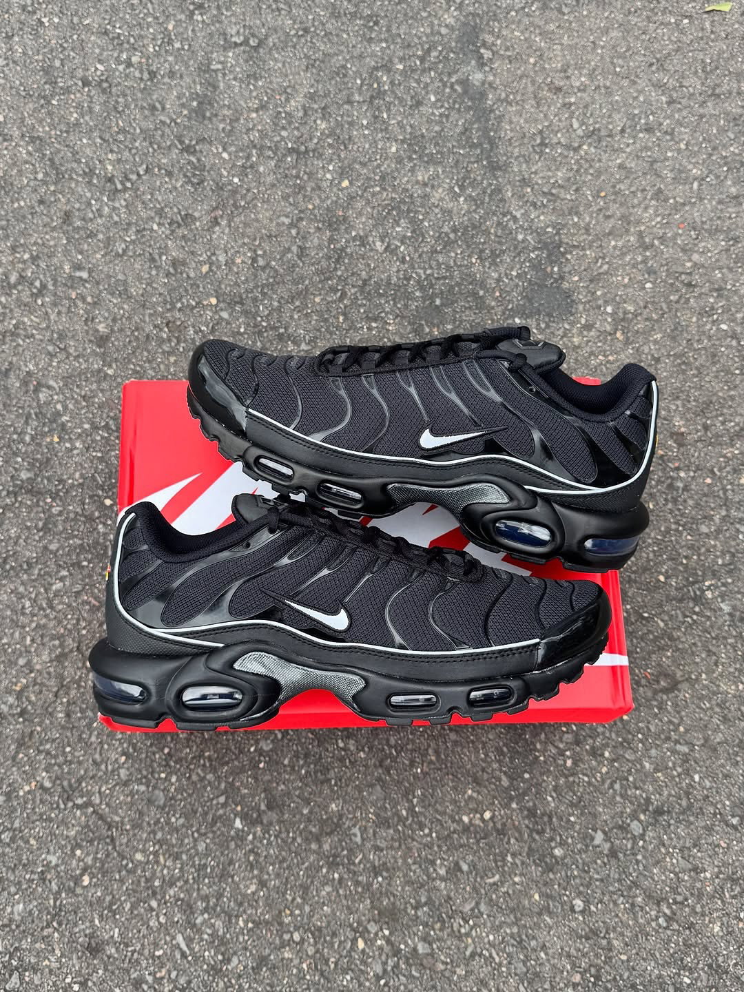 Nike Air Max Plus TN “Black Reflective”_2