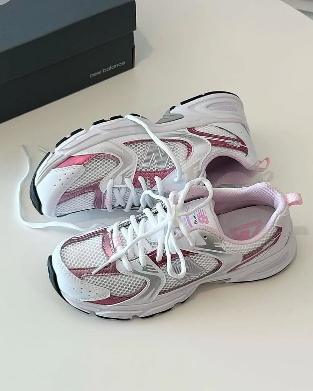 New Balance 530 “White/Silver Pink”