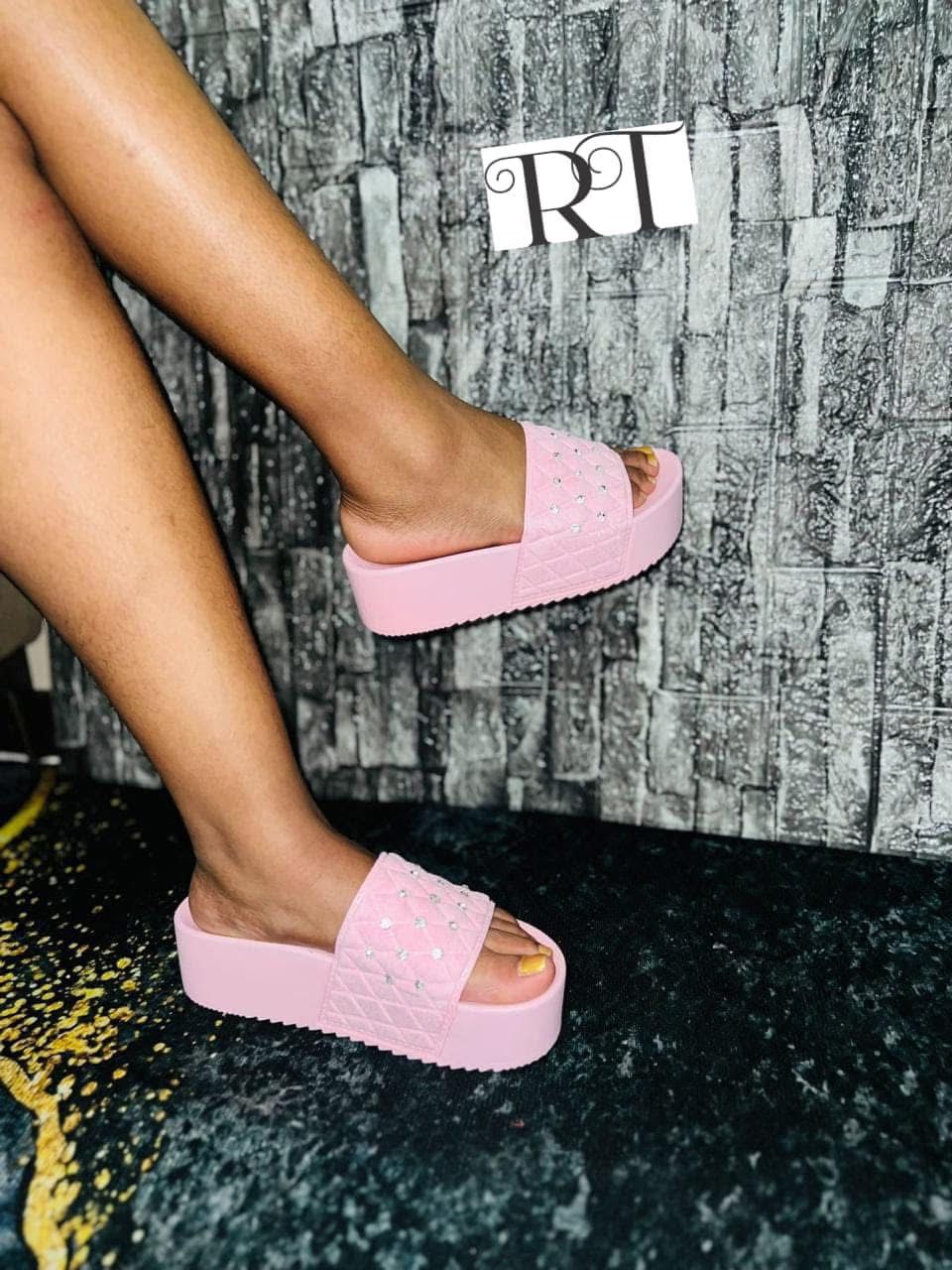 Wemen sandals R260 including delivery _7