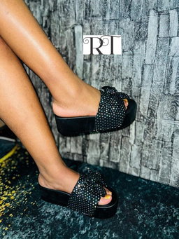 Wemen sandals R260 including delivery 