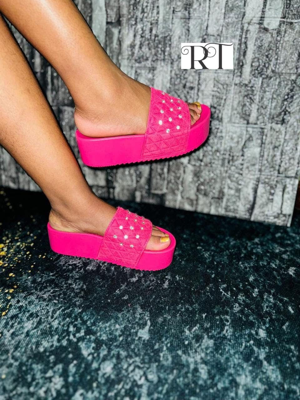 Wemen sandals R260 including delivery _9