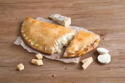 Calzone 4 Formaggi