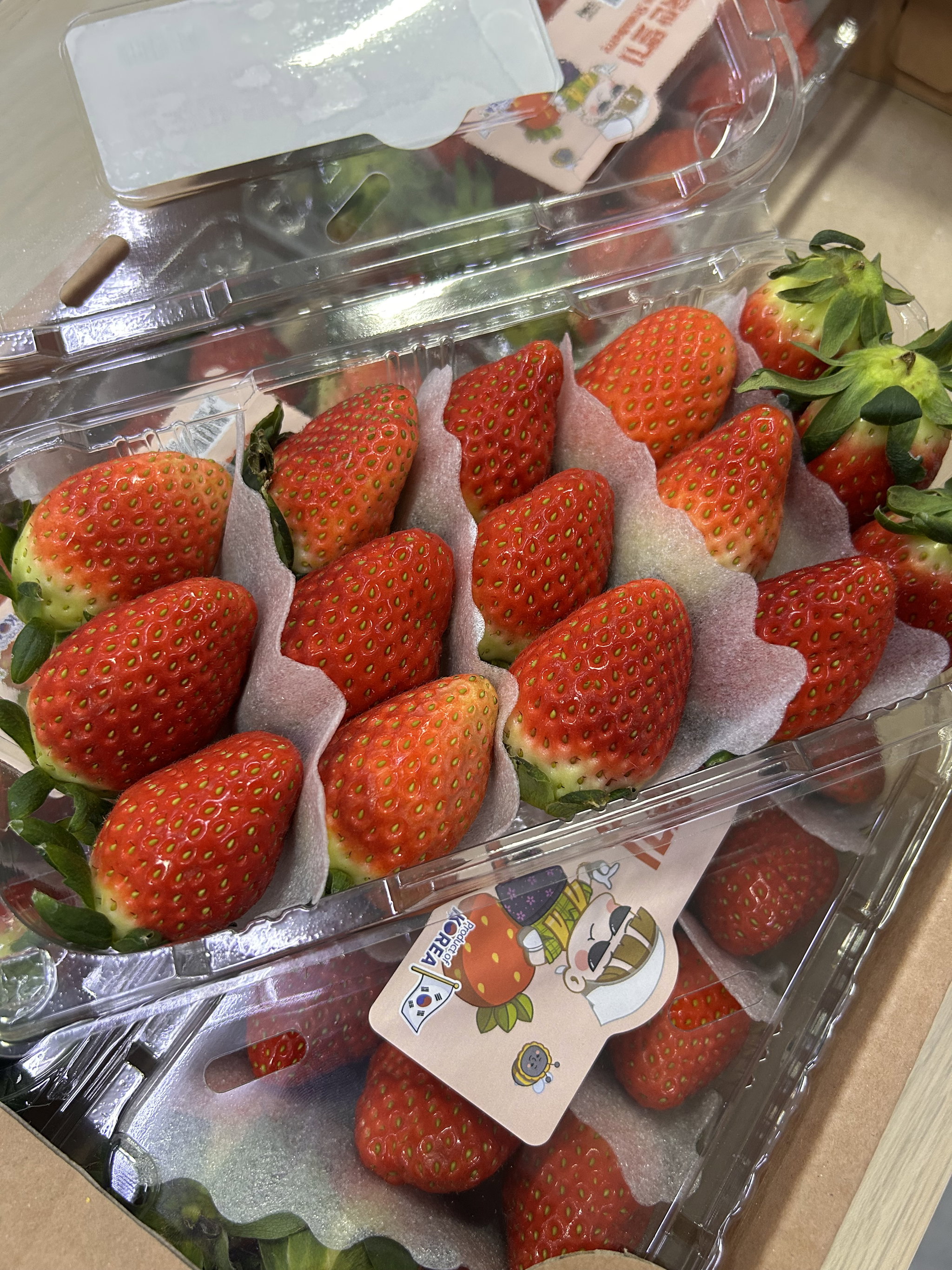 1 x  330G Korean Strawberries _0