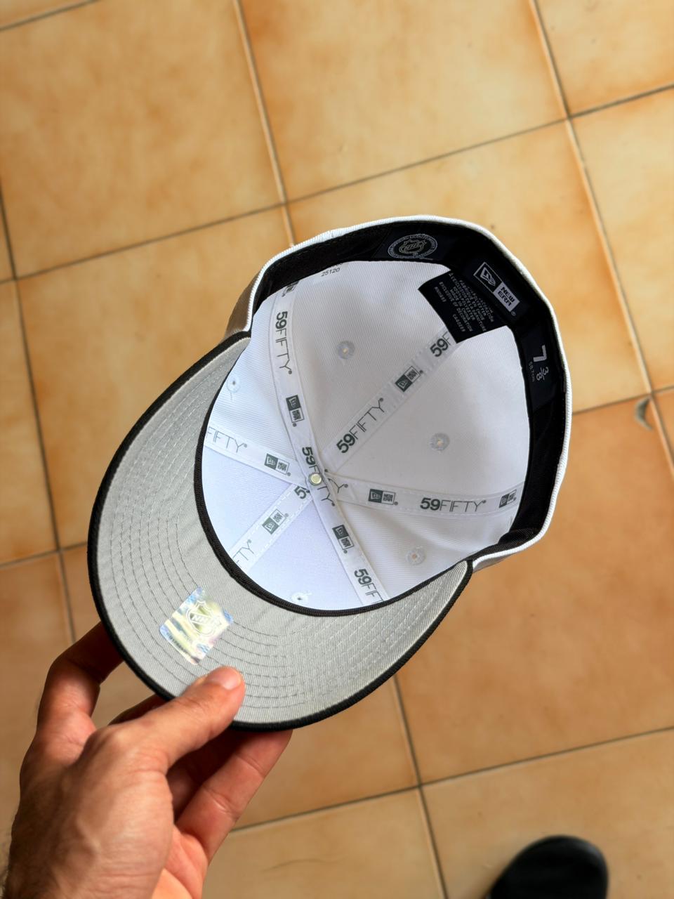 59FIFTY - Los Angeles Kings Crossed Hockey Sticks Glow in the Dark_5