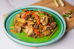 មាន់​​ឆា​​គ្រឿង​បួន​​រស​ជាតិ​ ​(ហឹរ​ប្រៃ​ជូរ​ផ្អែម)