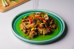 មាន់​​ឆា​​គ្រឿង​បួន​​រស​ជាតិ​ ​(ហឹរ​ប្រៃ​ជូរ​ផ្អែម)