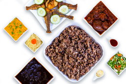 FAMILY & GROUP TRAYS