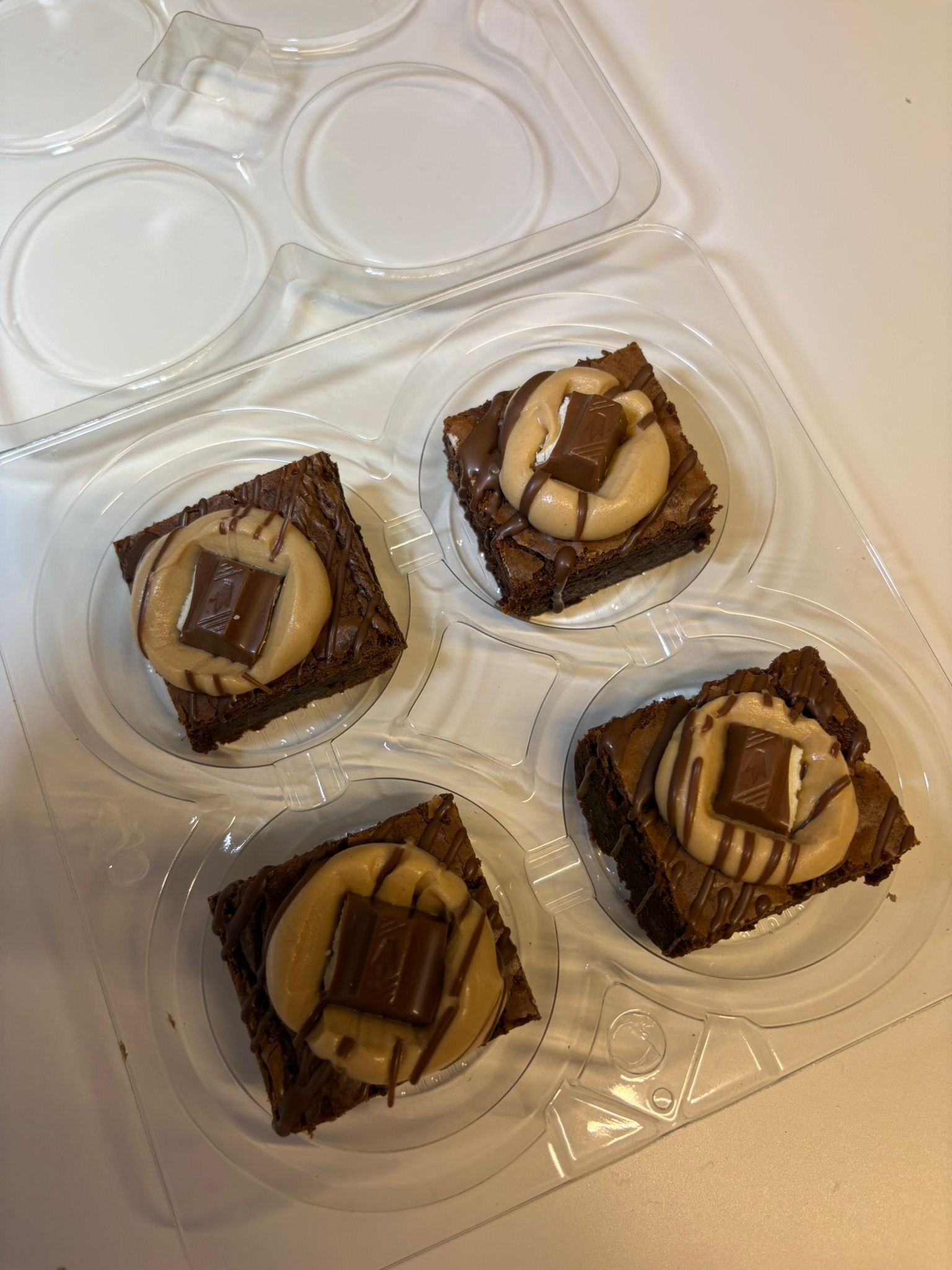 Kinder Topped Brownie - 4 Pack_0