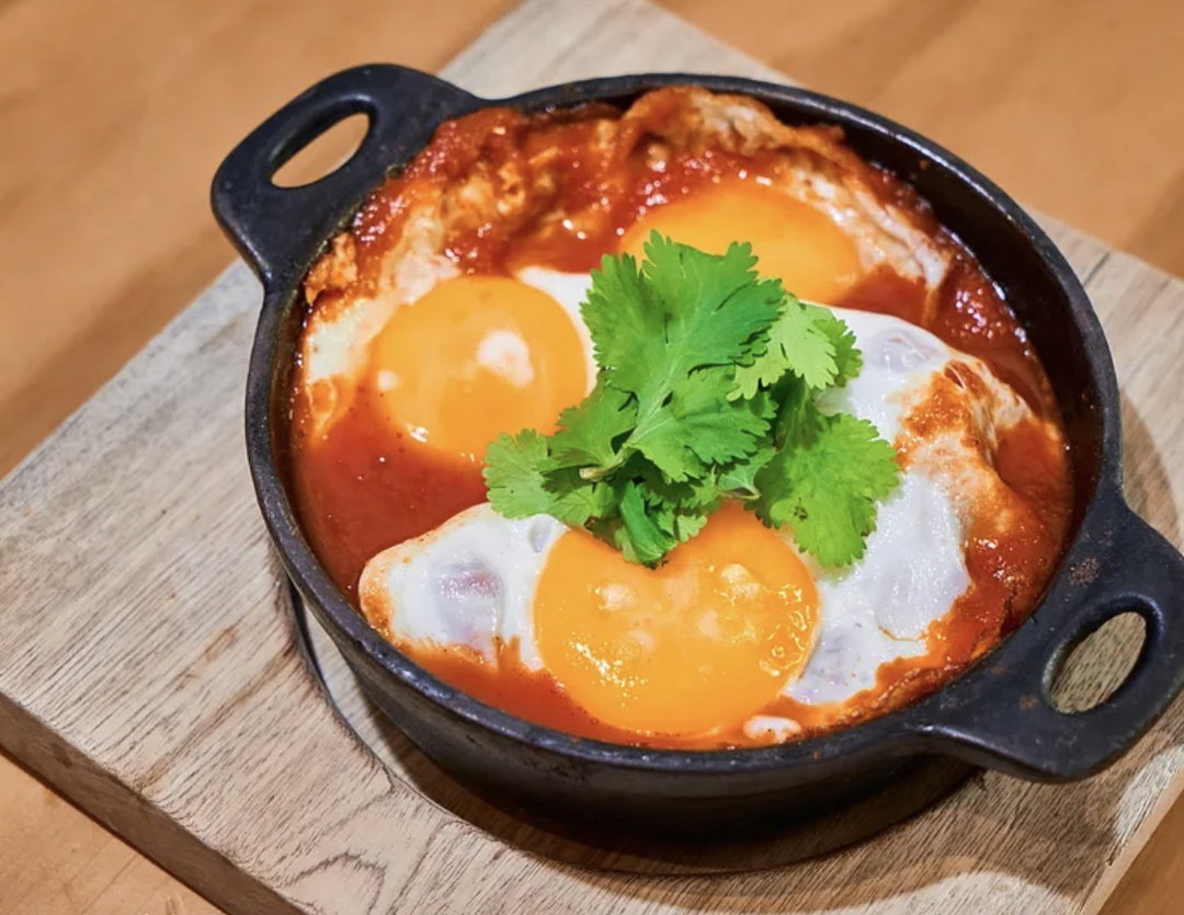 Huevos shakshuka.