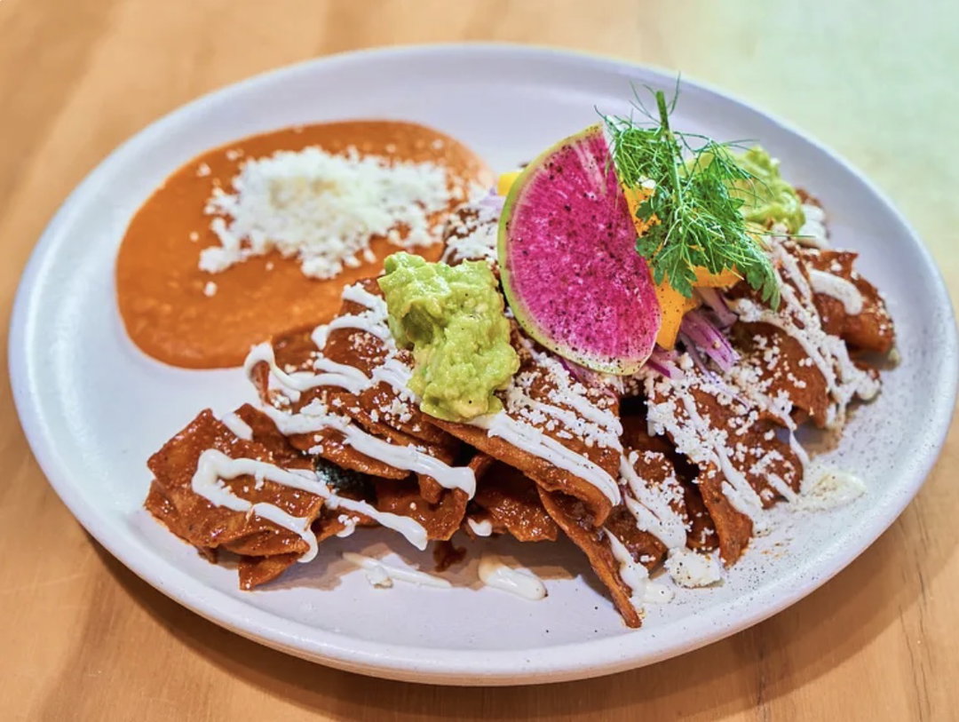 Chilaquiles enmolados. 