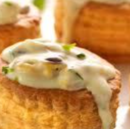 MINI VOL AUX VENTS Prawns & Chives