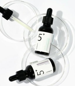 ⁨ سيروم لعلاج التصبغات وتفتيح البشرة بالفيتامين المركز نمبوزين  | Numbuzin No.5 Vitamin Concentrated Serum